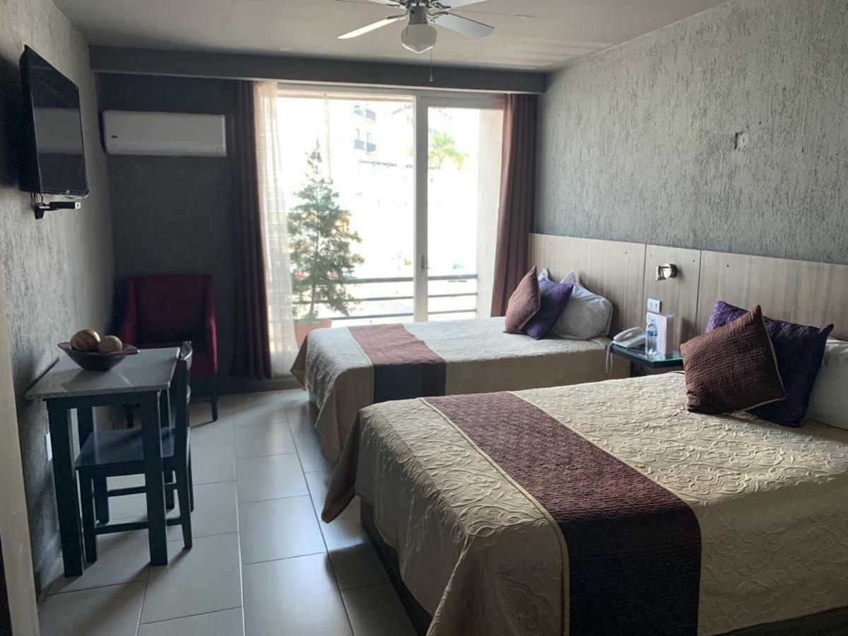 Hotel Fg 2*